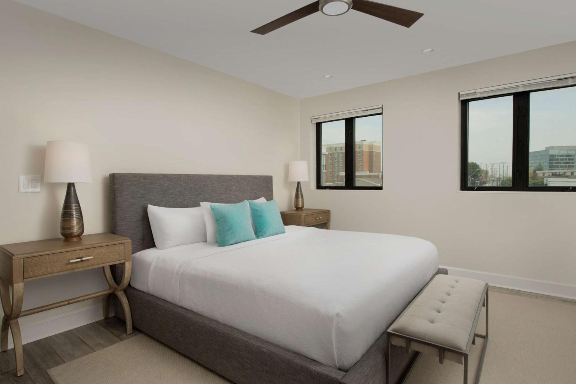 Home2 By Hilton Downtown Convention Center 3*